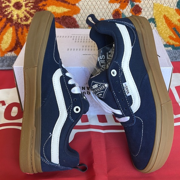 Vans Kyle Walker
Dress Blues/Gum
VNOA5JIEFS1
WMNS sneakers - Picture 12 of 16